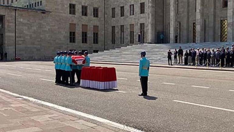 Cumhuriyet Senatosu üyesi Metin Somuncu için TBMMde tören