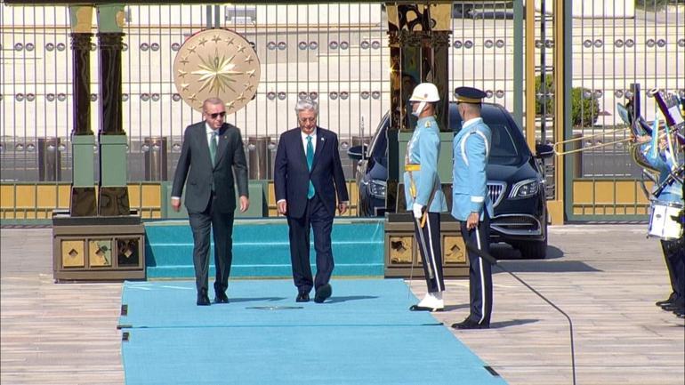 Cumhurbaşkanı Erdoğan, Kazakistan lideri Tokayev’i Külliye’de resmi törenle karşıladı