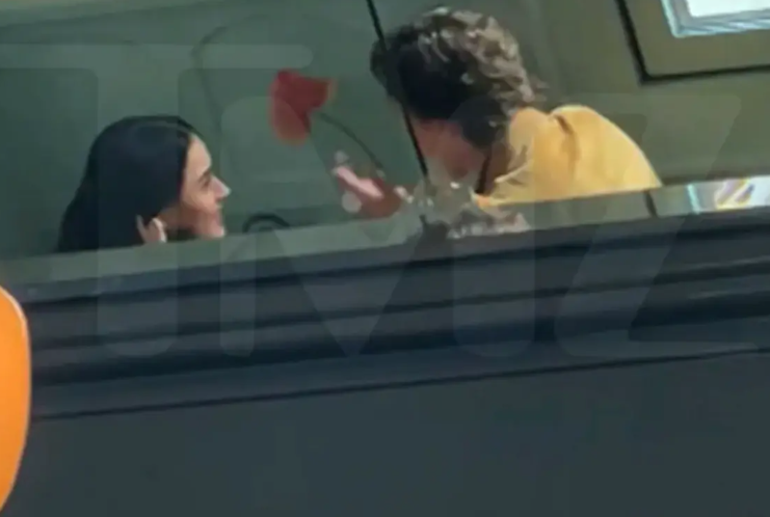 Orlando Bloomdan yeni ayrılmıştı Katy Perry ve Kanadanın eski başbakanı Justin Trudeau yakalandı