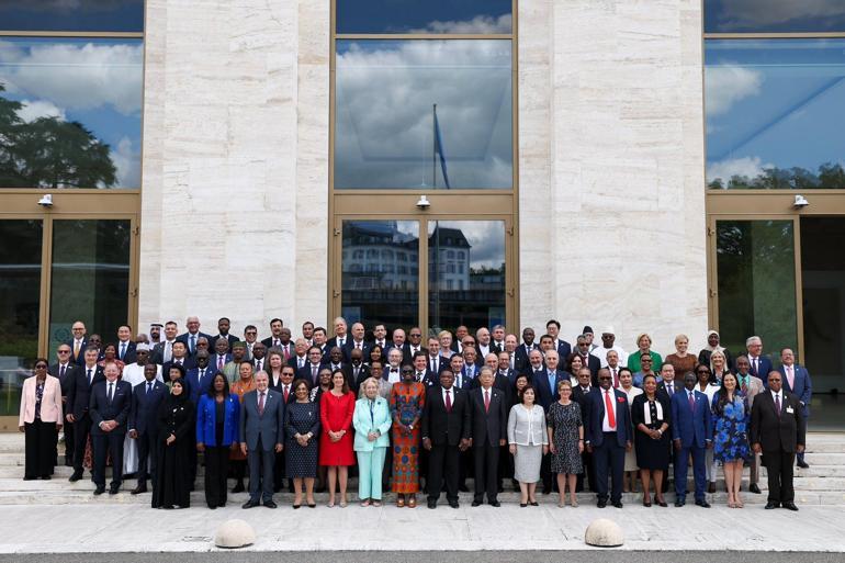 TBMM Başkanı Numan Kurtulmuştan Cenevrede ikili temaslar
