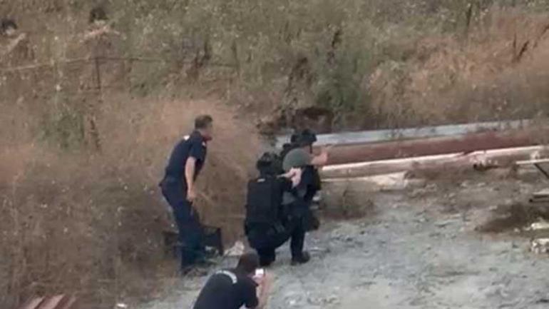 Arkadaşını silahla öldürdü, kümeste yakalandı