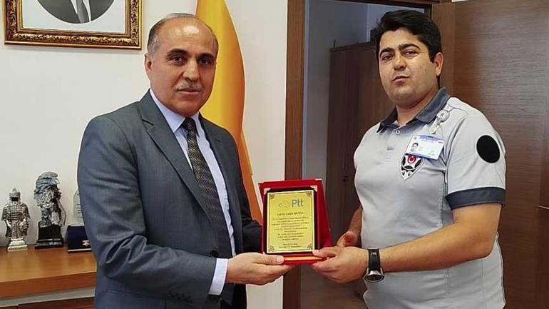 PTT şubesinde şoke eden an Küçük çocuğun imdadına PTT görevlisi yetişti
