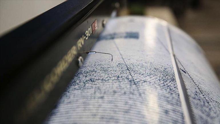 SON DAKİKA | İstanbul ve çevre illerde hissedilen bir deprem meydana geldi AFAD detayları duyurdu
