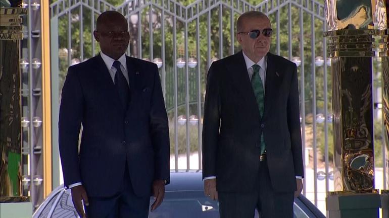 Gabon Cumhurbaşkanı Nguema Ankarada: Yeni anlaşmalar için imzalar atılacak