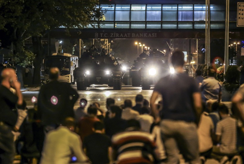 15 Temmuz'un üzerinden 9 yıl geçti! 21 saatte bastırıldı, 253 şehit verildi: Peki o gece neler yaşandı? - Resim : 4