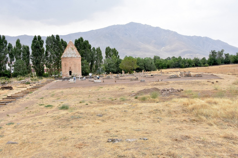 700 yıllık sessizlik bozuldu: Selçuklu Mezarlığı’nda yeni mezarlar gün yüzüne çıktı - Resim : 3