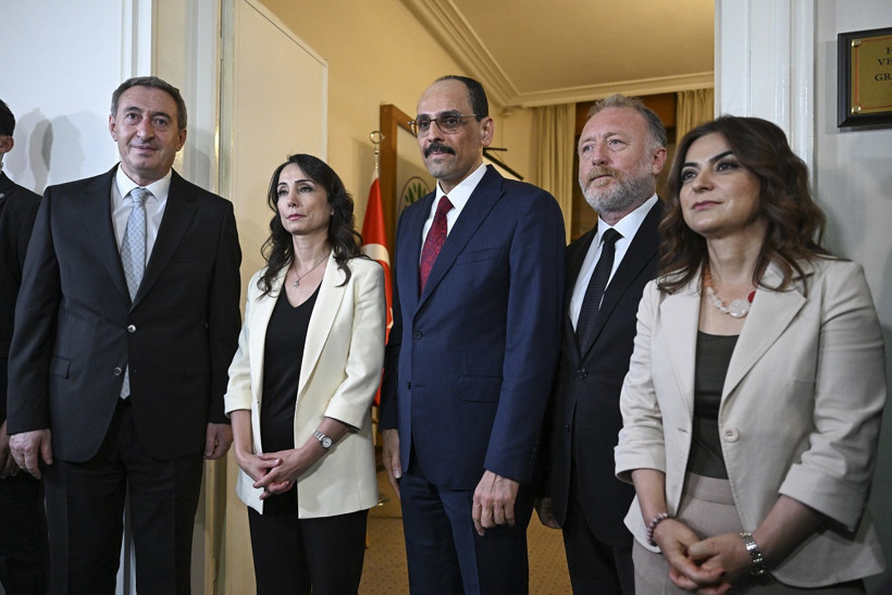 MİT Başkanı Kalın, 'Terörsüz Türkiye' sürecine ilişkin TBMM’de 6 partiyle bir araya geldi - Resim : 6