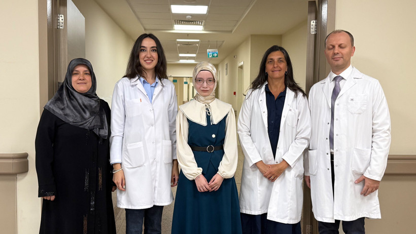 Nadir görülen hastalıkla doğdu, 23 yıl sonra ilk kez gülümsedi - Resim : 2