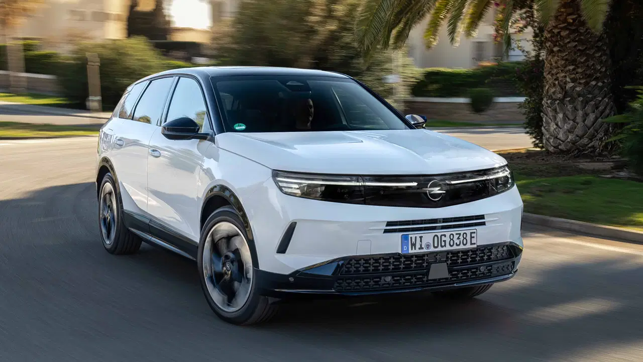  Otomobillerde yeni ÖTV oranları açıklandı: İşte indirim beklenen tüm elektrikli otomobiller!