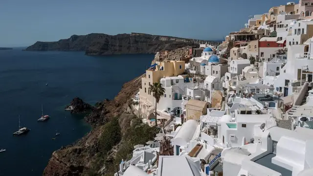 Yunanistan'ın Santorini adasının görünümü. 
