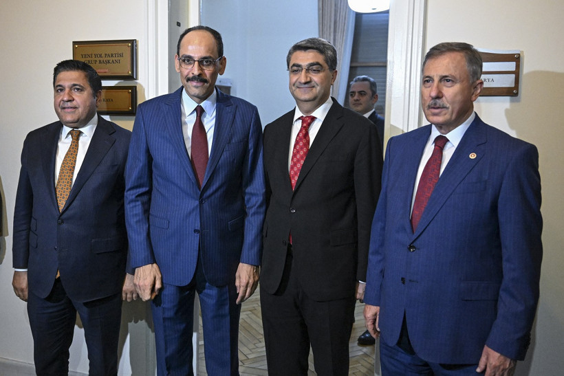 MİT Başkanı Kalın, 'Terörsüz Türkiye' sürecine ilişkin TBMM’de 6 partiyle bir araya geldi - Resim : 4