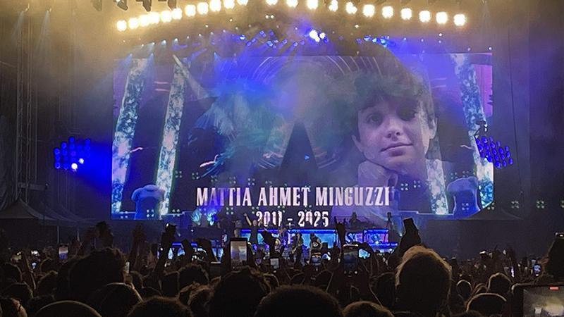 Gun's N' Roses, Mattia Minguzzi'ye şarkı hediye etti