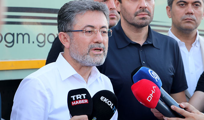 Bakan Yumaklı: Yangının ve rüzgarın hızı düştü