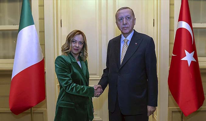 Erdoğan, Meloni ile Dolmabahçe'de görüştü