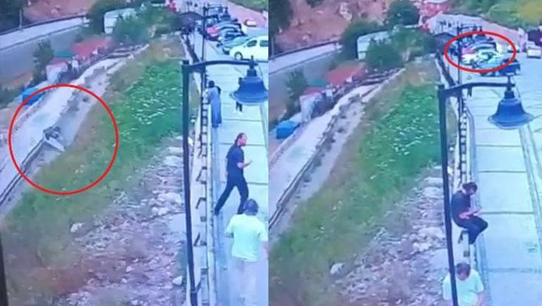 Aracını park etmek için manevra yaptı Otomobil yamaçtan yuvarlandı: 1i ağır, 5 yaralı