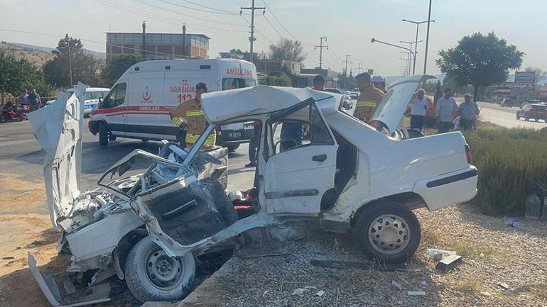 Manisa’da karı-kocayı hayattan koparan feci kaza