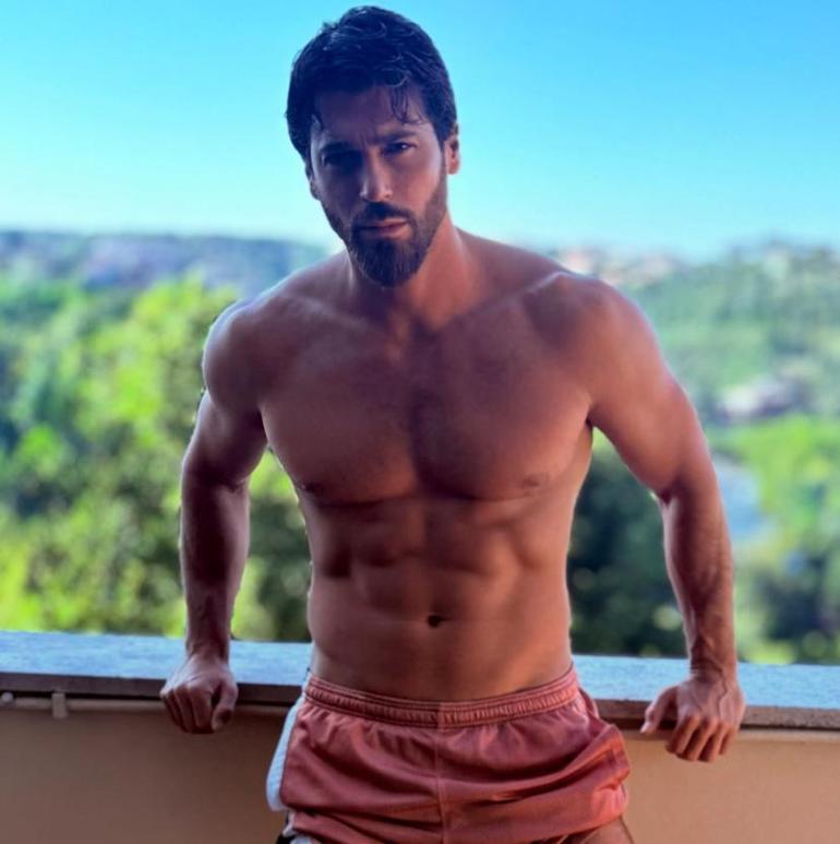Can Yaman kendisine gelen hakaretleri tek tek sıraladı Yanlış kadına aşığım