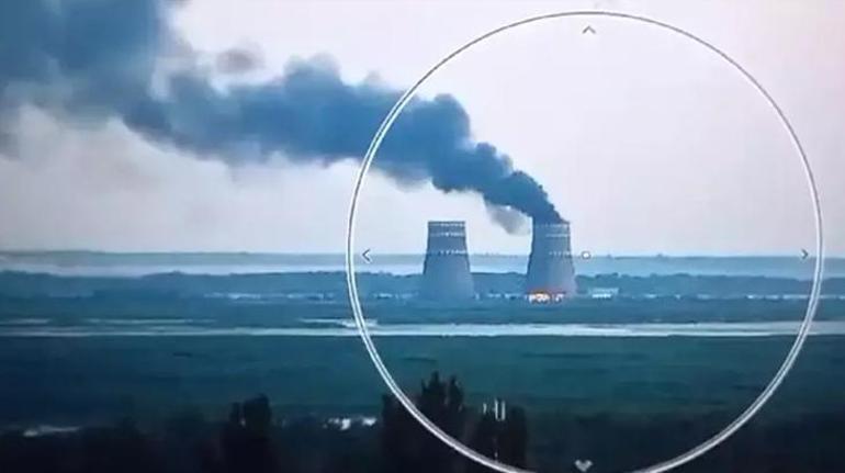 Ukrayna-Rusya savaşı: Karadeniz yakınlarında evler ve petrol deposu vuruldu