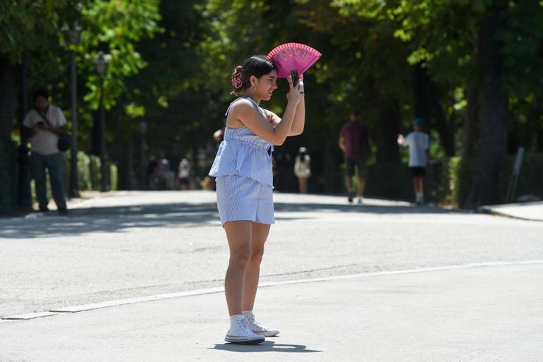 İspanyada kırmızı alarm: 1060 kişi hayatını kaybetti
