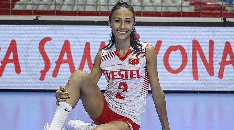 Millî voleybolcu Simge Aköz, ameliyat edildi