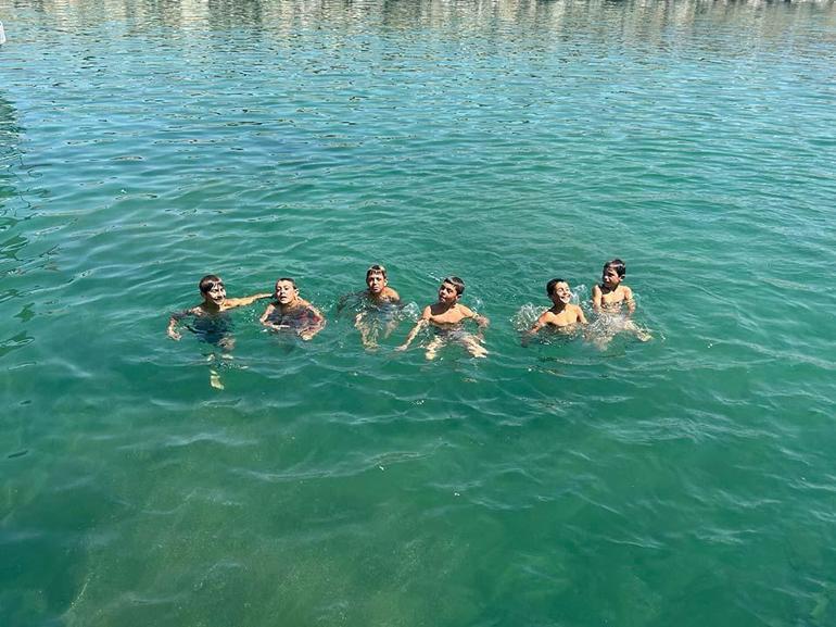 Bu göle girenin saçı sarıya dönüyor: Kışın Ronaldo’yduk, yazın Osimheniz