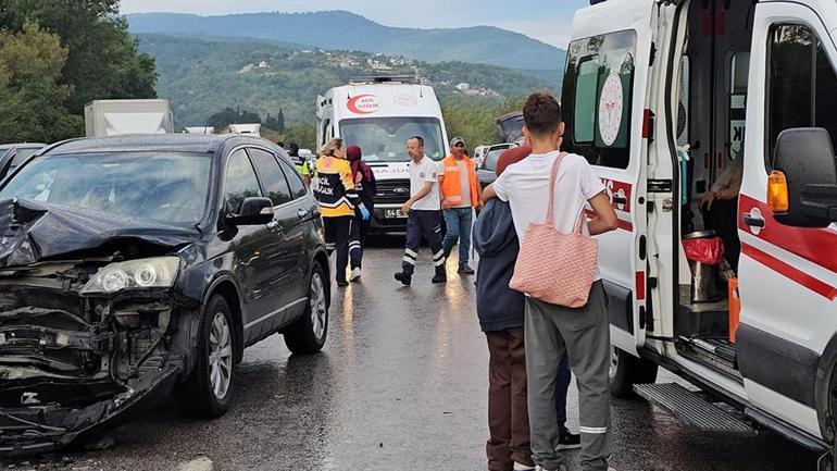 TEM’de 10 araç zincirleme kazaya karıştı: Yaralılar var...