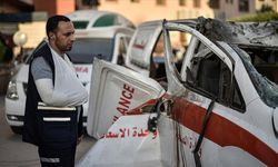 İsrail, Gazze'de Filistin Kızılay'ı karargahını bombaladı